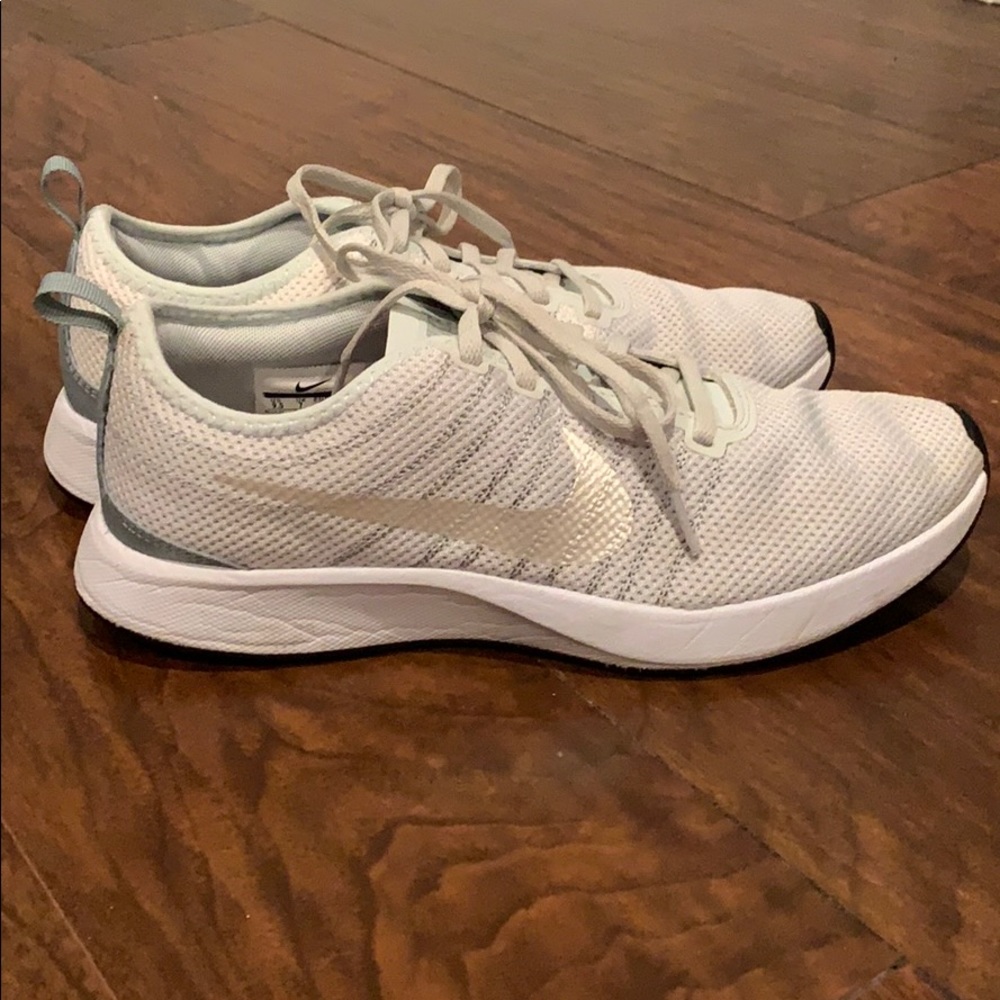 Nike Tennis Shoes